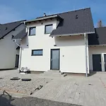 Na šumavě, Stylový S Domácími Lázněmi Apartamento *