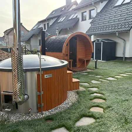 Na šumavě, Stylový S Domácími Lázněmi Apartamento *